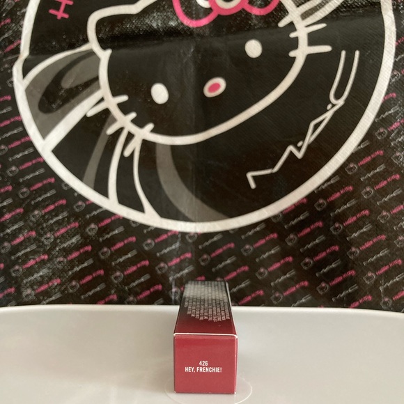 MAC Love Me Lipstick Hey Frenchie - Picture 7 of 11